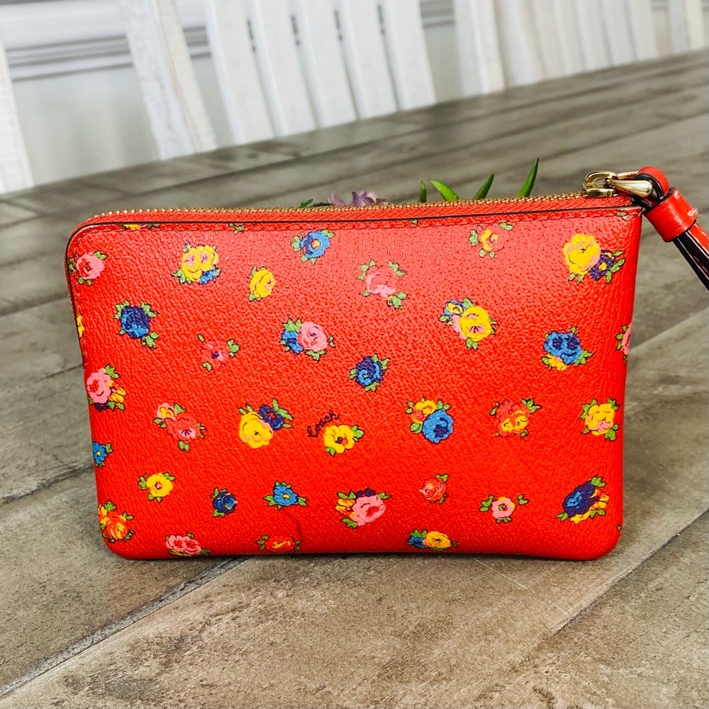 Coach Corner Zip Wristlet “Mini Vintage Rose Print" Clutch - Picture 5 of 9